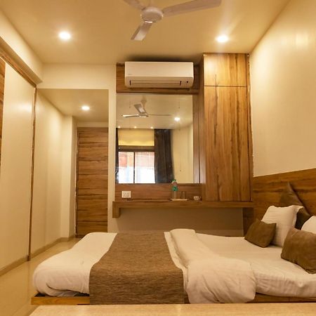 Adarsh Palace Hotel Бхопал Экстерьер фото