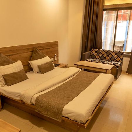 Adarsh Palace Hotel Бхопал Экстерьер фото