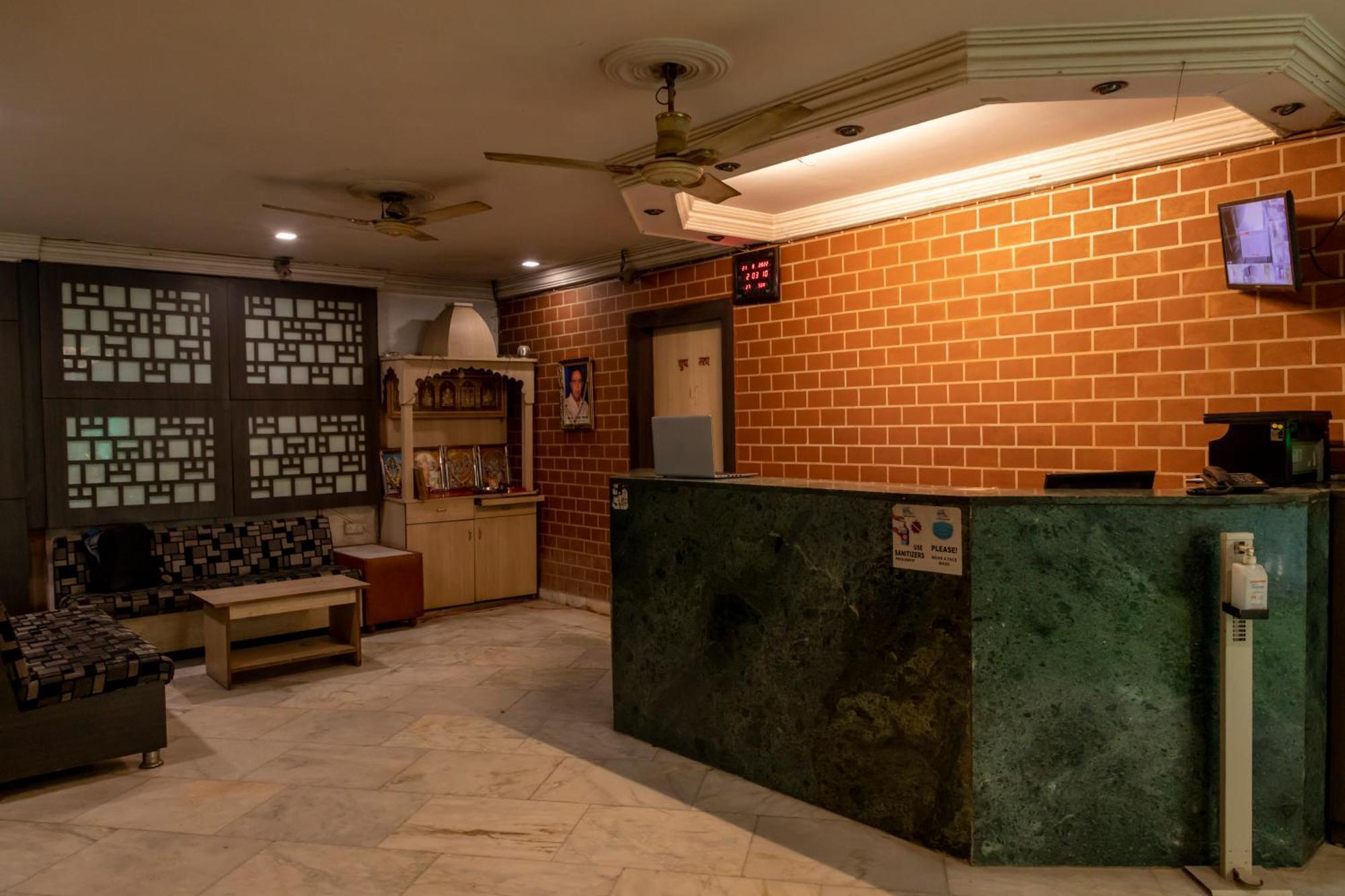 Adarsh Palace Hotel Бхопал Экстерьер фото