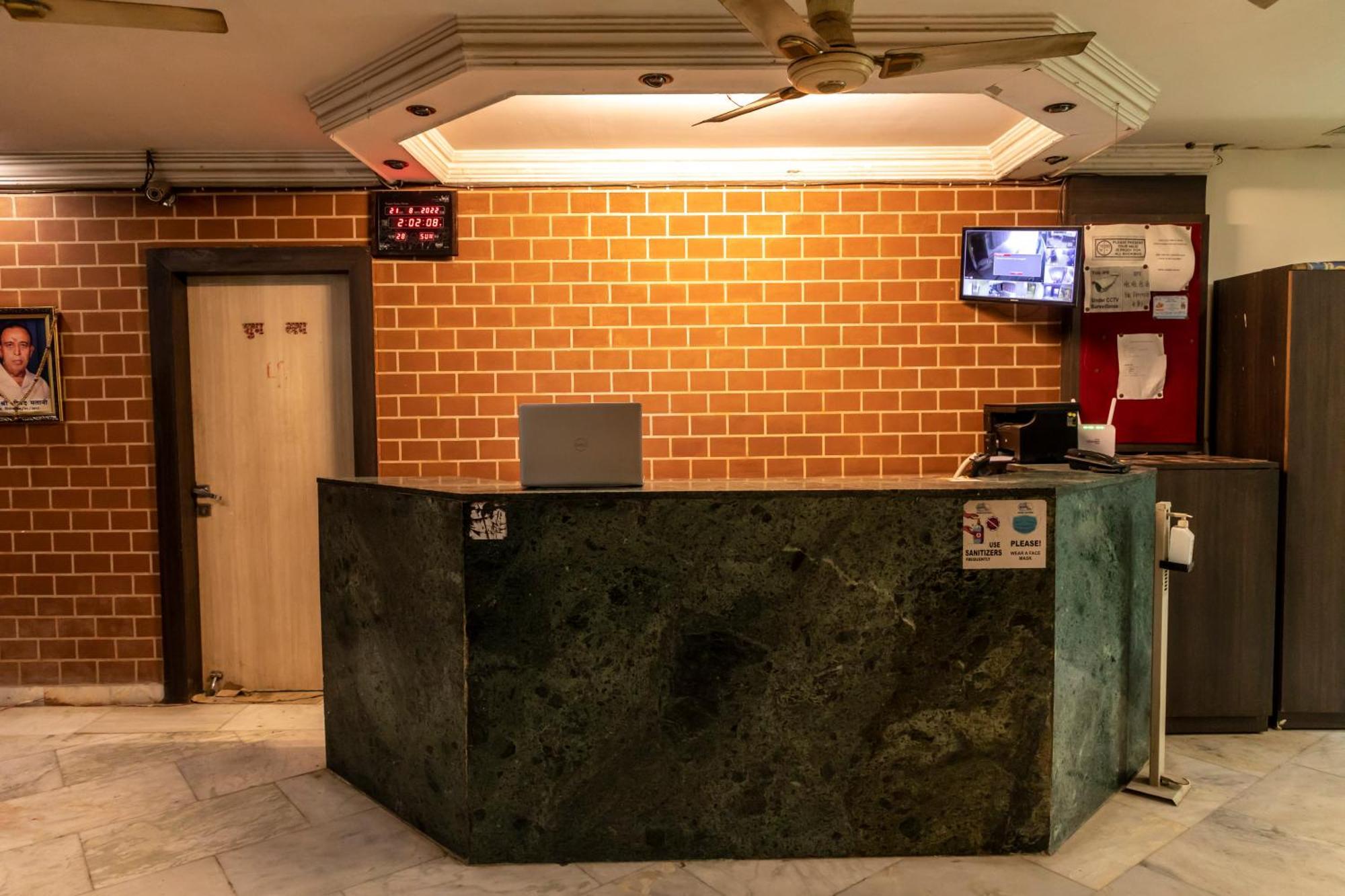 Adarsh Palace Hotel Бхопал Экстерьер фото