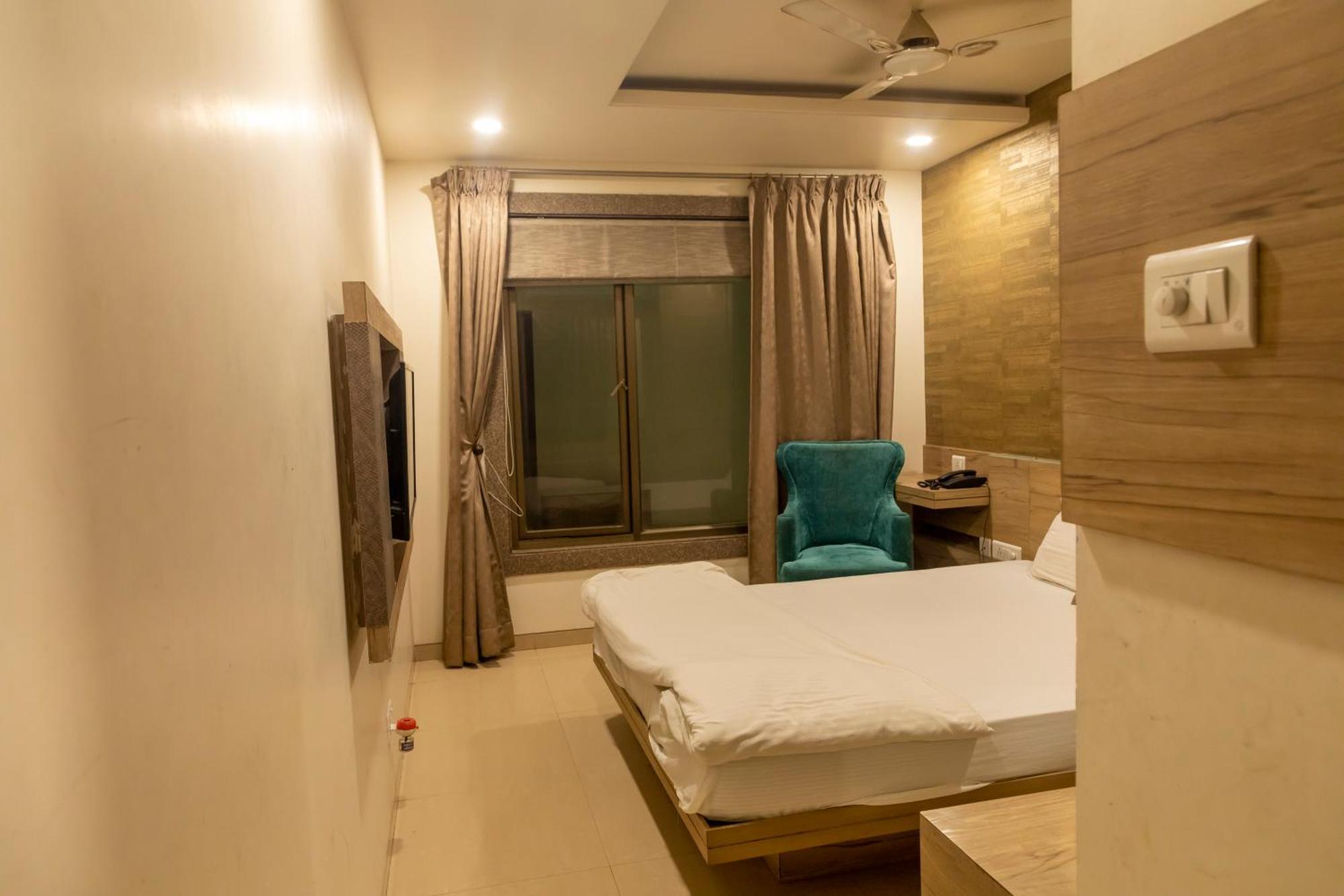 Adarsh Palace Hotel Бхопал Экстерьер фото