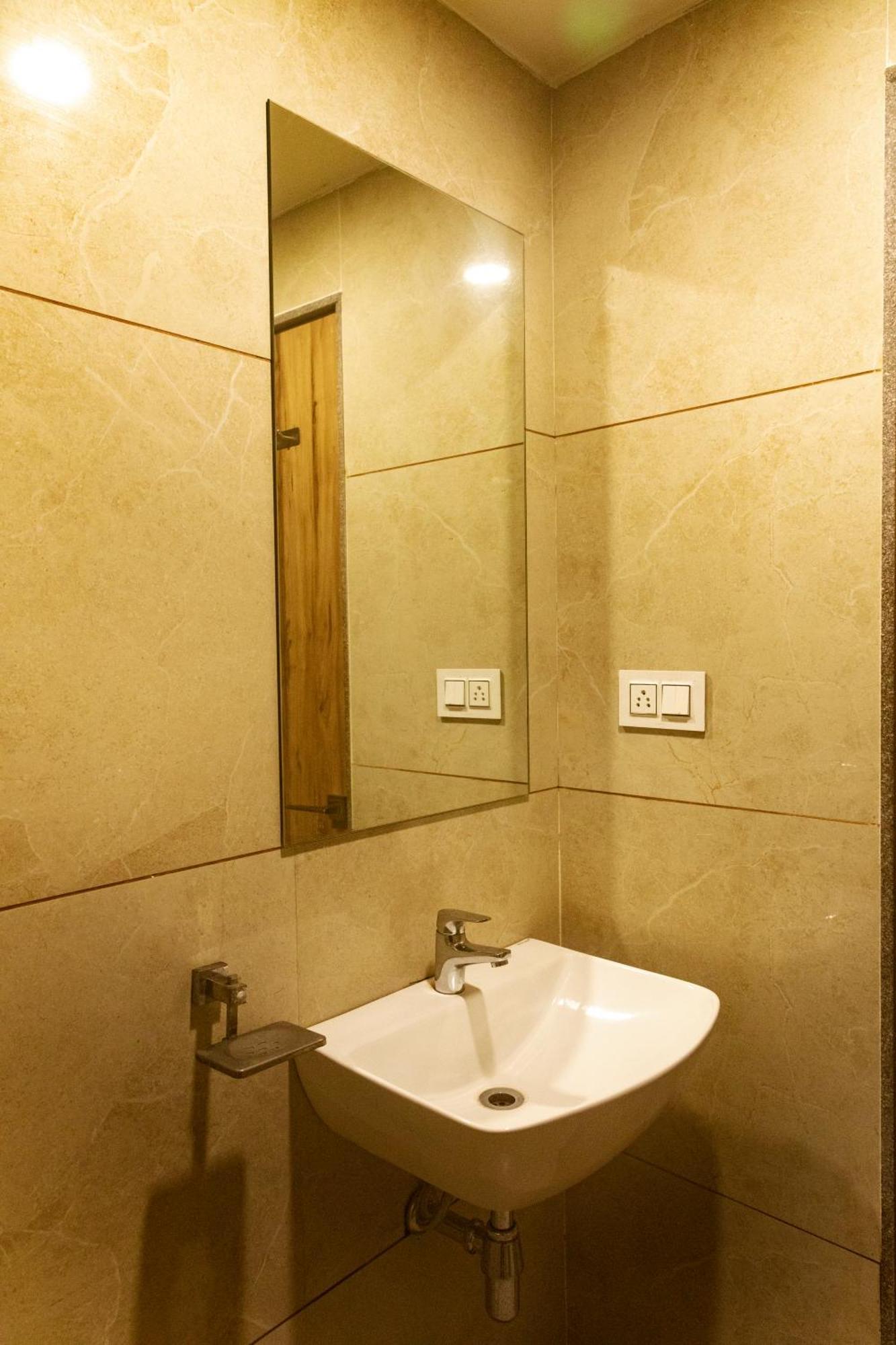 Adarsh Palace Hotel Бхопал Экстерьер фото